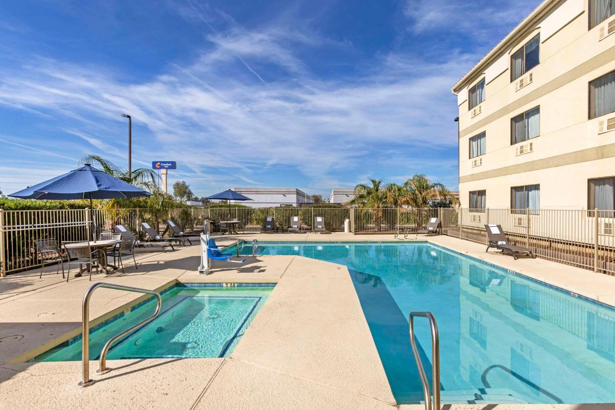 Comfort Inn West Phoenix At 27Th Ave And I-I0 Buitenkant foto